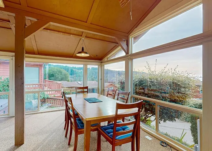 Oceanfront Home With Private Hot Tub Walls Of Glass & Spectacular View