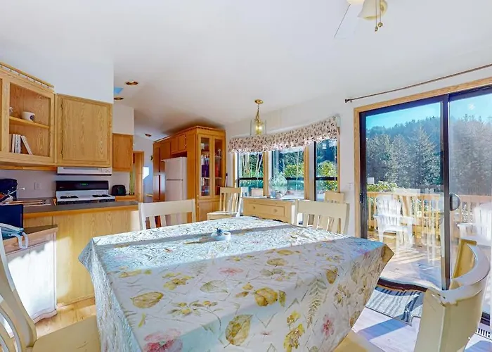Cozy Abode Steps From The Beach With A Private Hot Tub And Nautical Theme