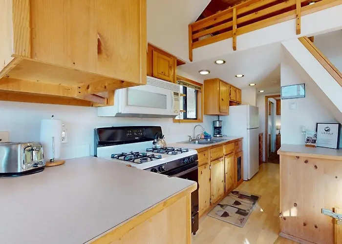 Tranquil Dog-Friendly Coastal Escape With Private Hot Tub Patio & Nature Views