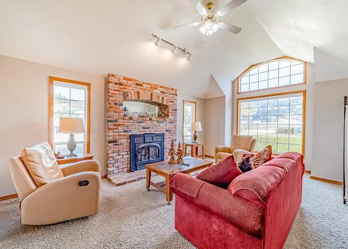 Gorgeous Oceanfront Estate With Amazing Views & Hot Tub - Steps To Quiet Beach
